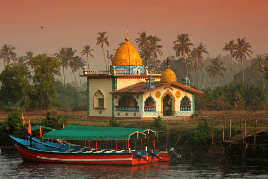 Tempel ved elv i Goa